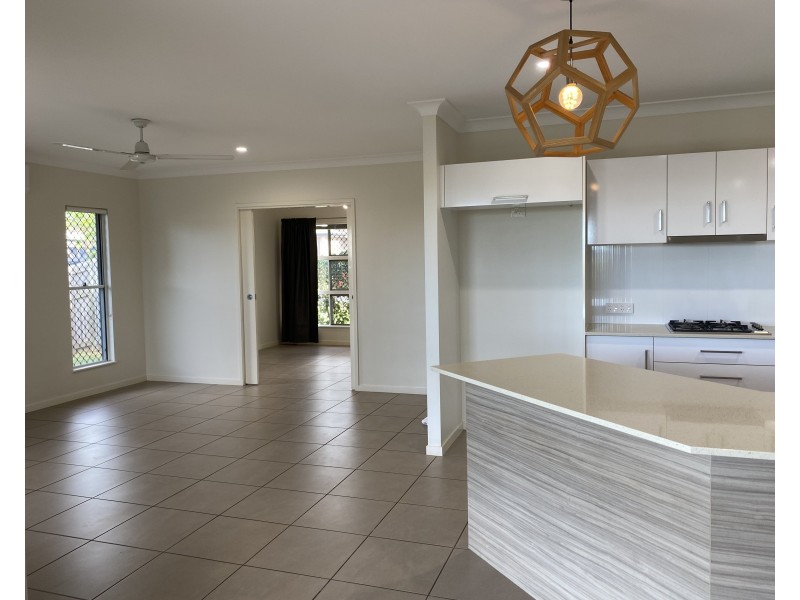 30 Larsen Road, Redlynch QLD 4870