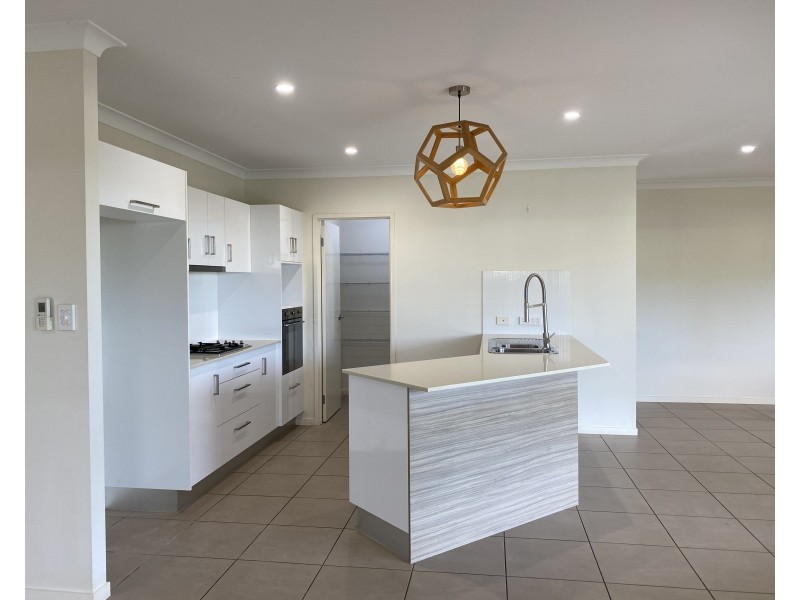 30 Larsen Road, Redlynch QLD 4870