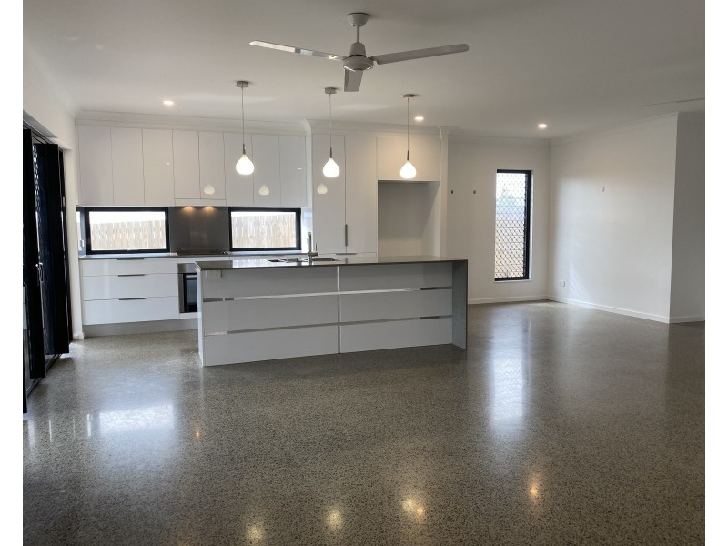 8 Moonlight Terrace, Mount Sheridan QLD 4868