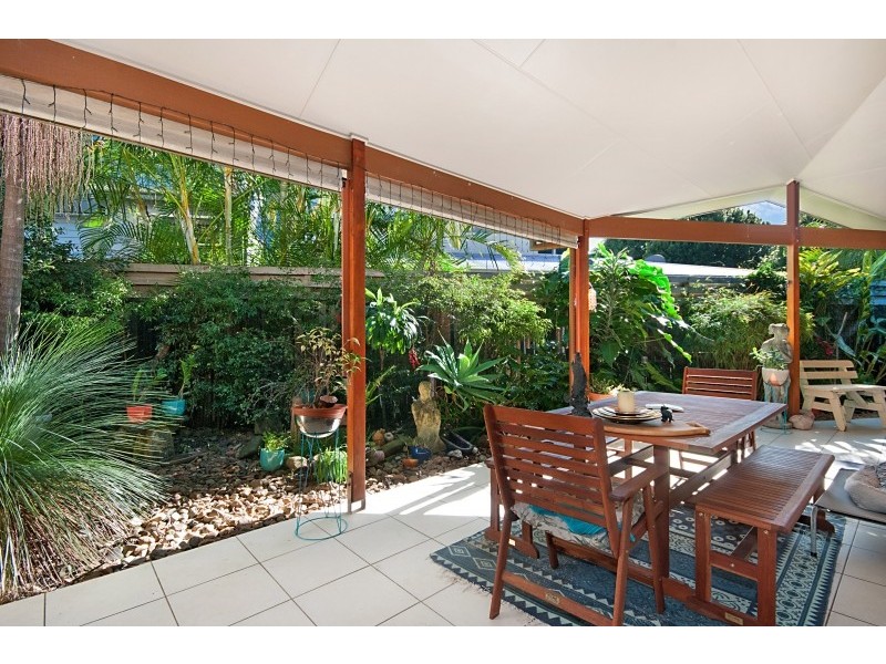 4 Halyard Ct, Ocean Shores NSW 2483