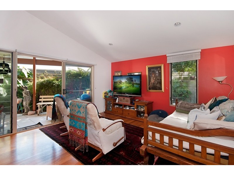 4 Halyard Ct, Ocean Shores NSW 2483