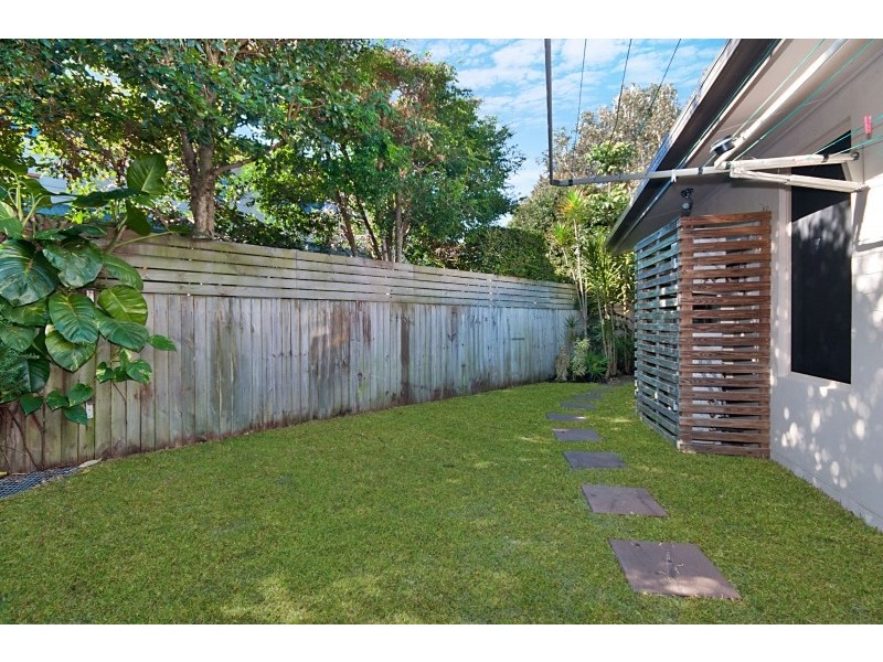 4 Halyard Ct, Ocean Shores NSW 2483