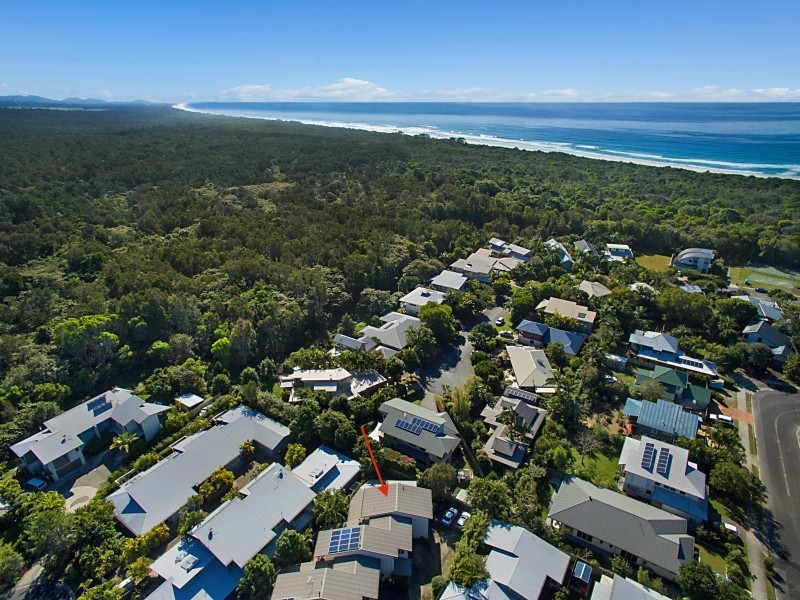 4 Halyard Ct, Ocean Shores NSW 2483