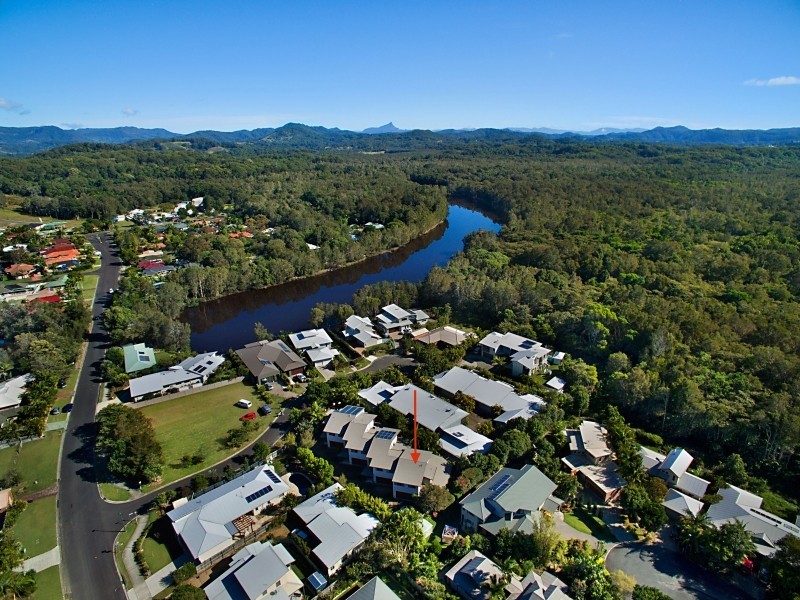 4 Halyard Ct, Ocean Shores NSW 2483