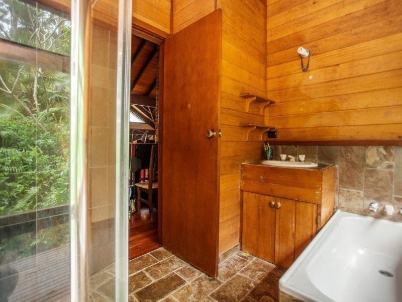 1 Oola Place, Ocean Shores NSW 2483