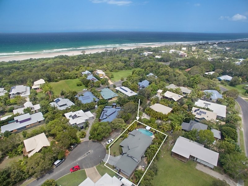 4 Dugun Court, Ocean Shores NSW 2483
