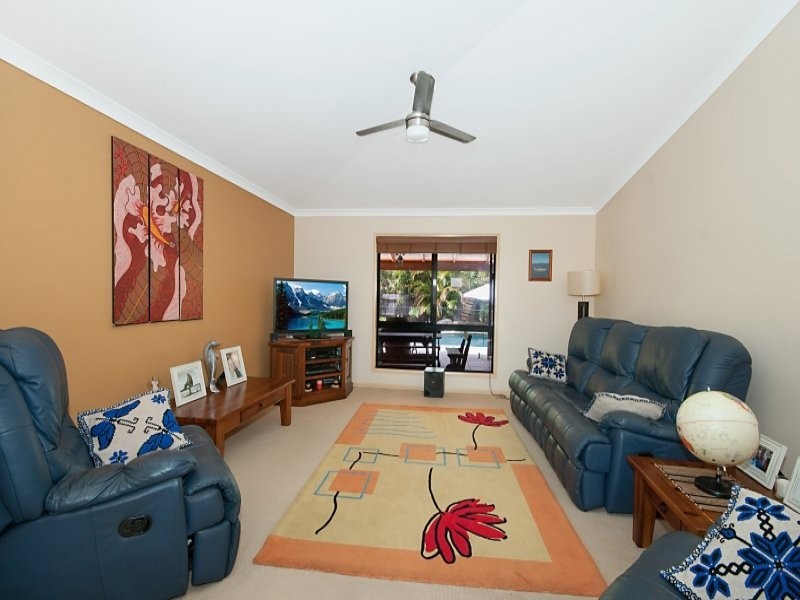 4 Dugun Court, Ocean Shores NSW 2483