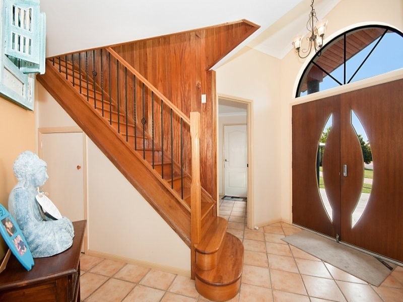 4 Dugun Court, Ocean Shores NSW 2483