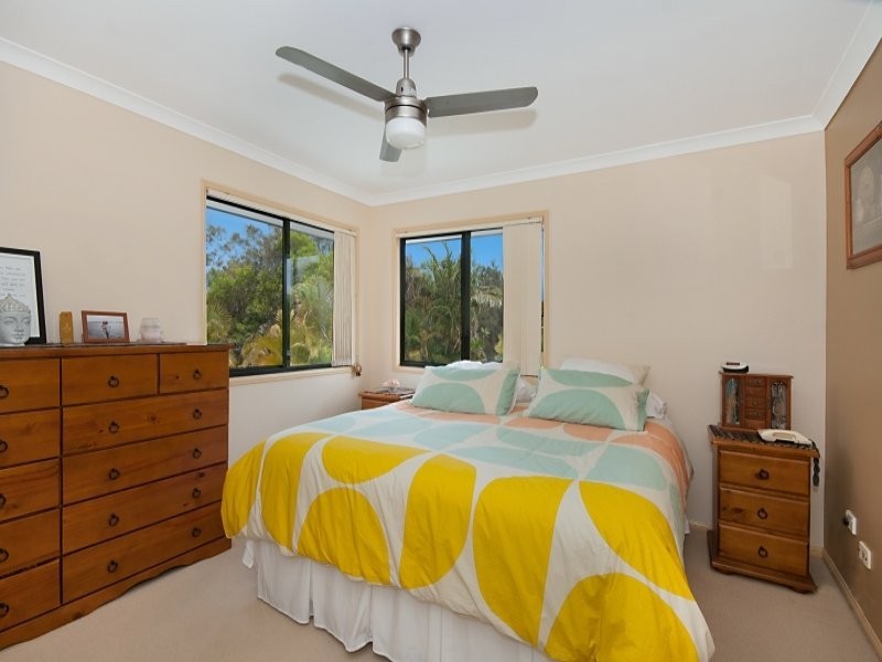 4 Dugun Court, Ocean Shores NSW 2483