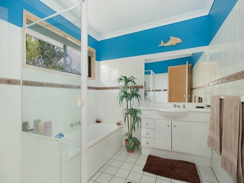 4 Dugun Court, Ocean Shores NSW 2483