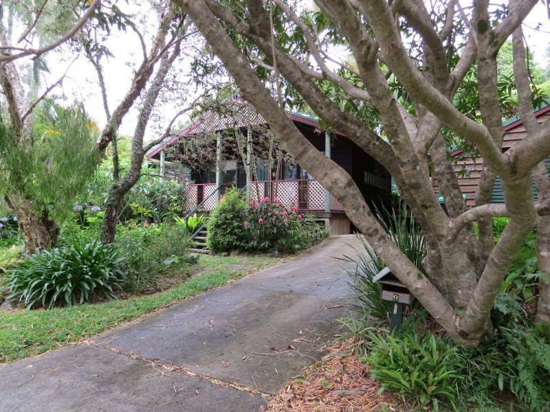 9 Inderwong Ave, Ocean Shores NSW 2483