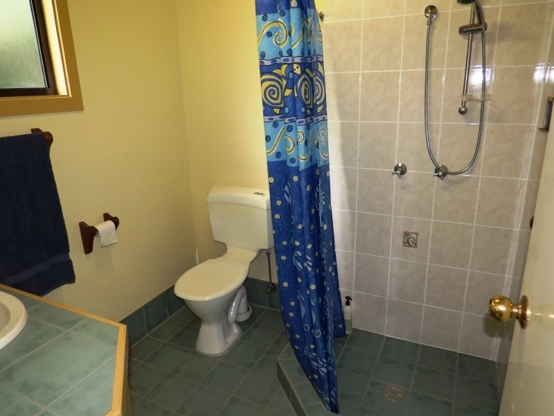 9 Inderwong Ave, Ocean Shores NSW 2483