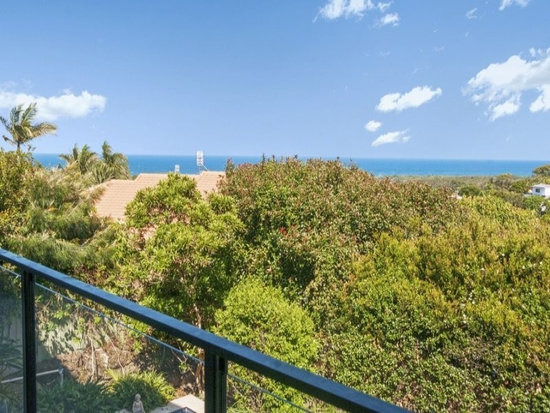 32 Warrambool Rd, Ocean Shores NSW 2483