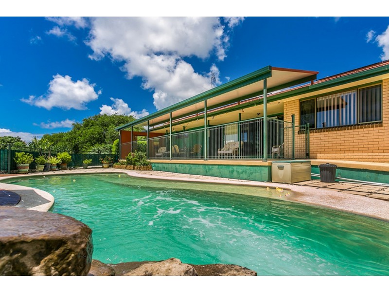 2 Harah Court, Ocean Shores NSW 2483