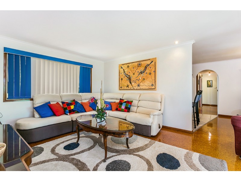 2 Harah Court, Ocean Shores NSW 2483