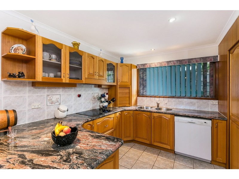 2 Harah Court, Ocean Shores NSW 2483