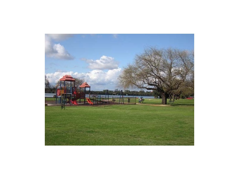 2/58 Pollard Street, Glendalough WA 6016