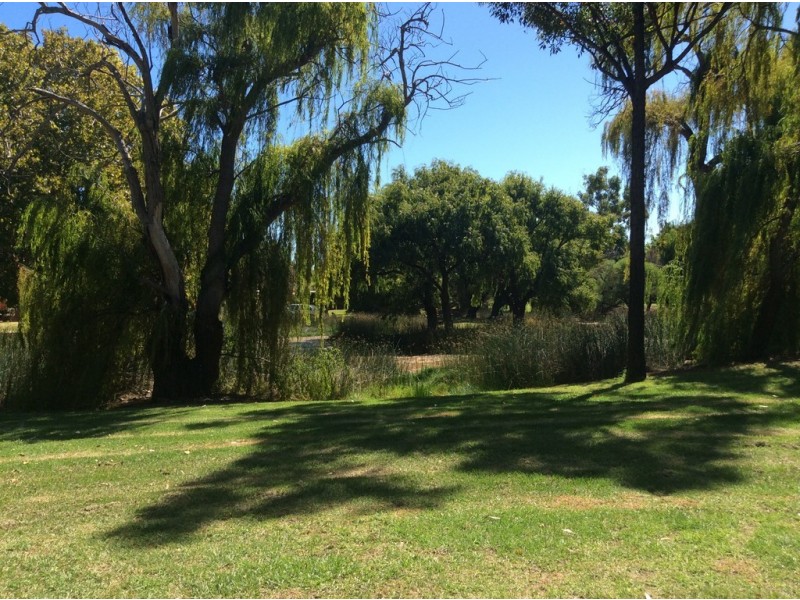 2/58 Pollard Street, Glendalough WA 6016