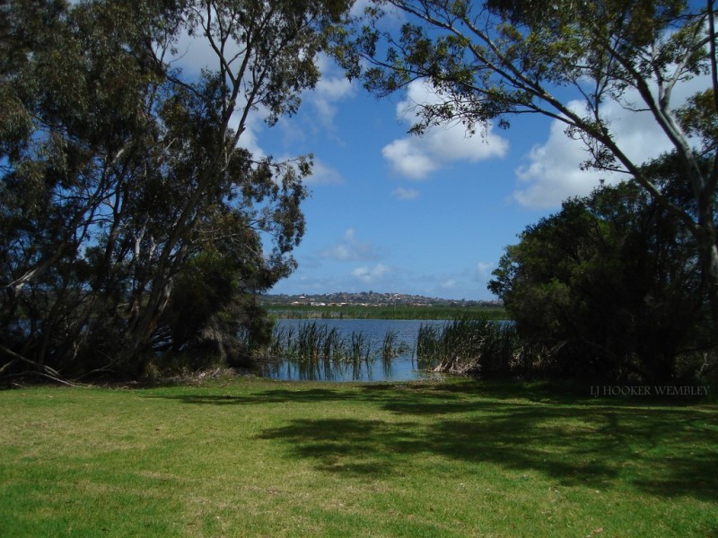 2E/47 Herdsman Parade, Wembley WA 6014