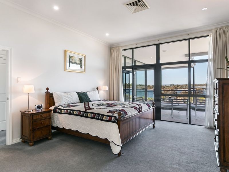 183 The Esplanade, Mount Pleasant WA 6153