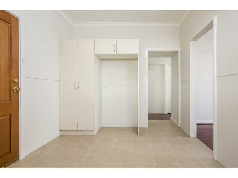 111 Winterfold Rd, Coolbellup WA 6163