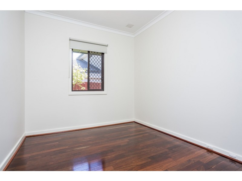 111 Winterfold Rd, Coolbellup WA 6163