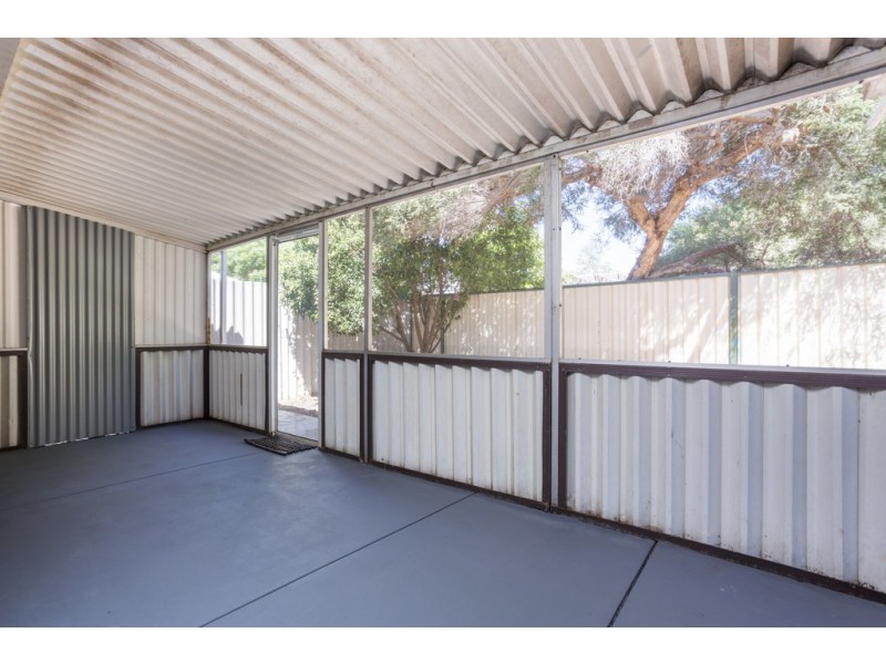 111 Winterfold Rd, Coolbellup WA 6163