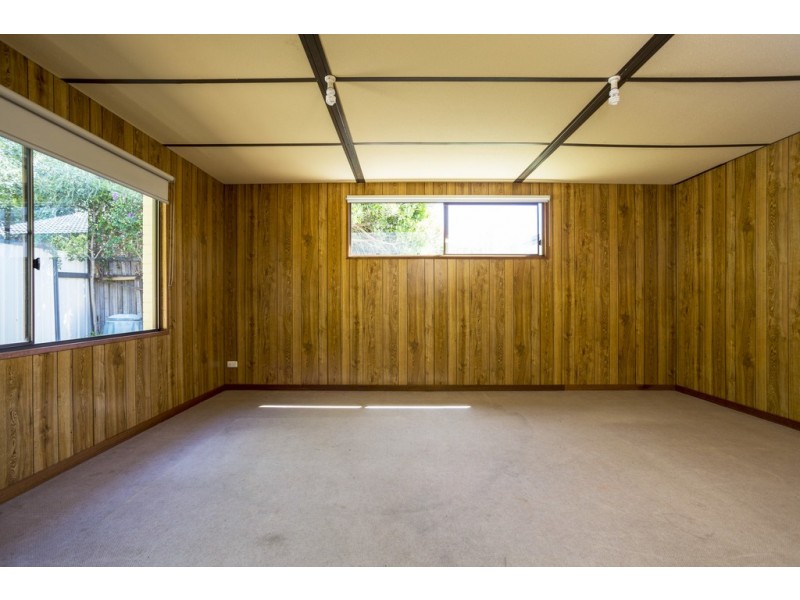 111 Winterfold Rd, Coolbellup WA 6163