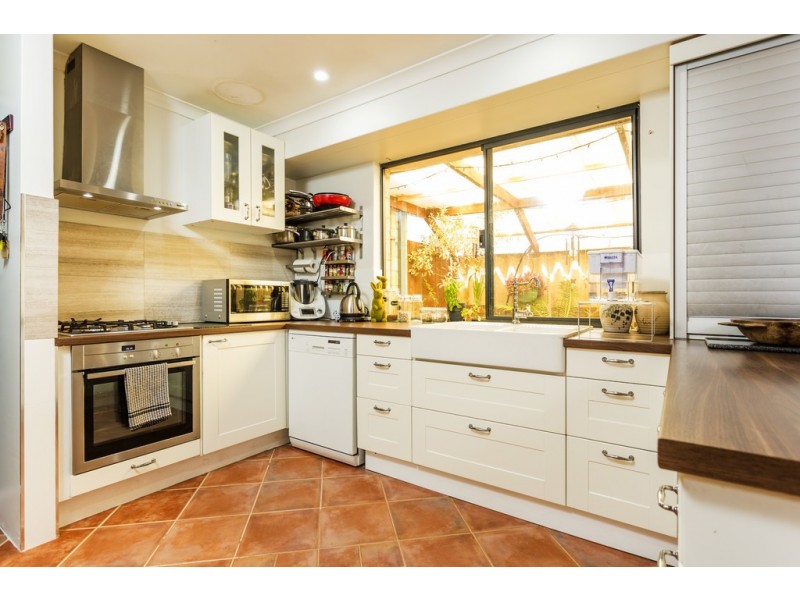 27 Beedelup Loop, Bibra Lake WA 6163