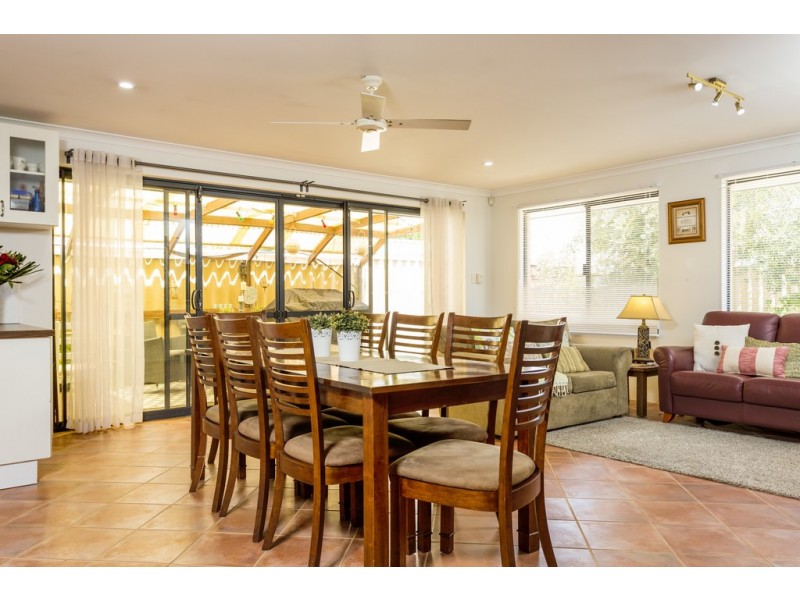 27 Beedelup Loop, Bibra Lake WA 6163