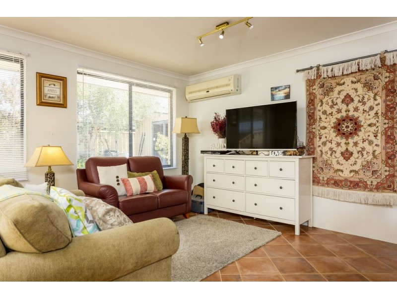 27 Beedelup Loop, Bibra Lake WA 6163