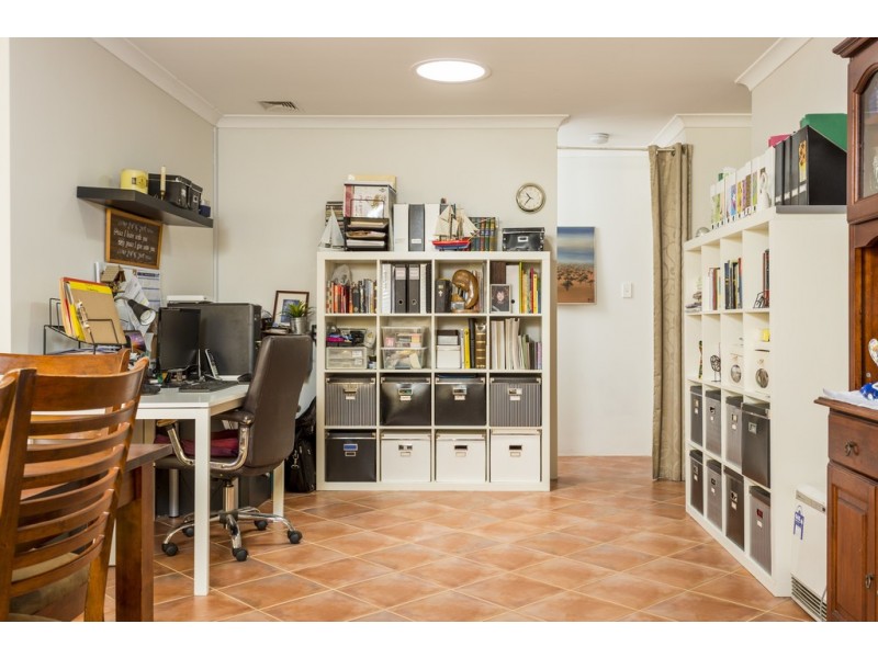 27 Beedelup Loop, Bibra Lake WA 6163