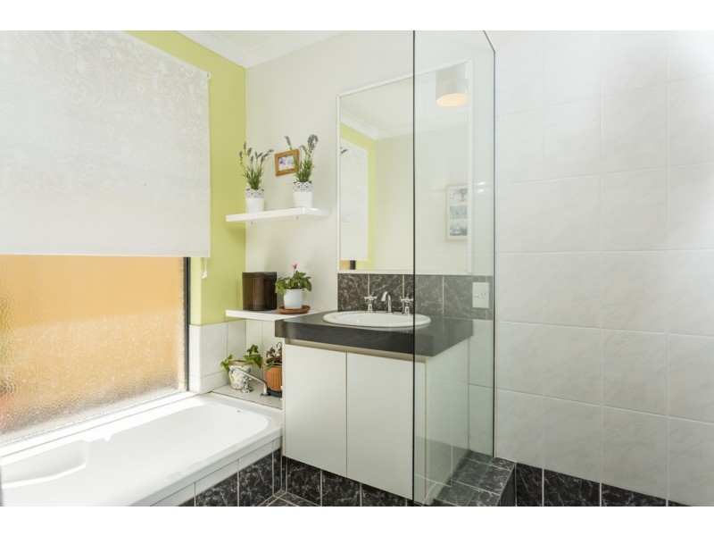 27 Beedelup Loop, Bibra Lake WA 6163