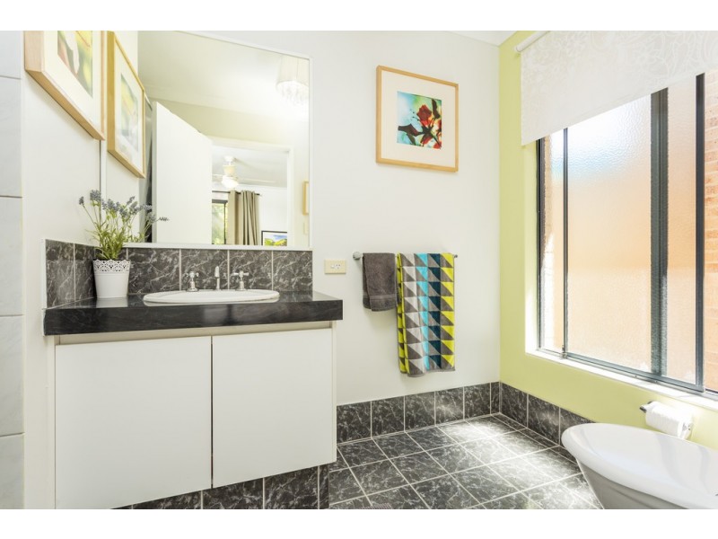 27 Beedelup Loop, Bibra Lake WA 6163