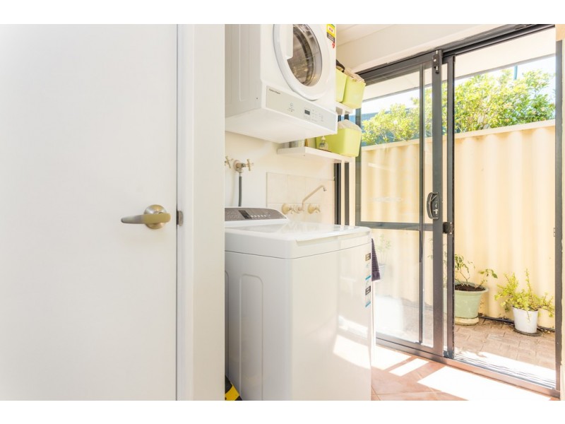 27 Beedelup Loop, Bibra Lake WA 6163