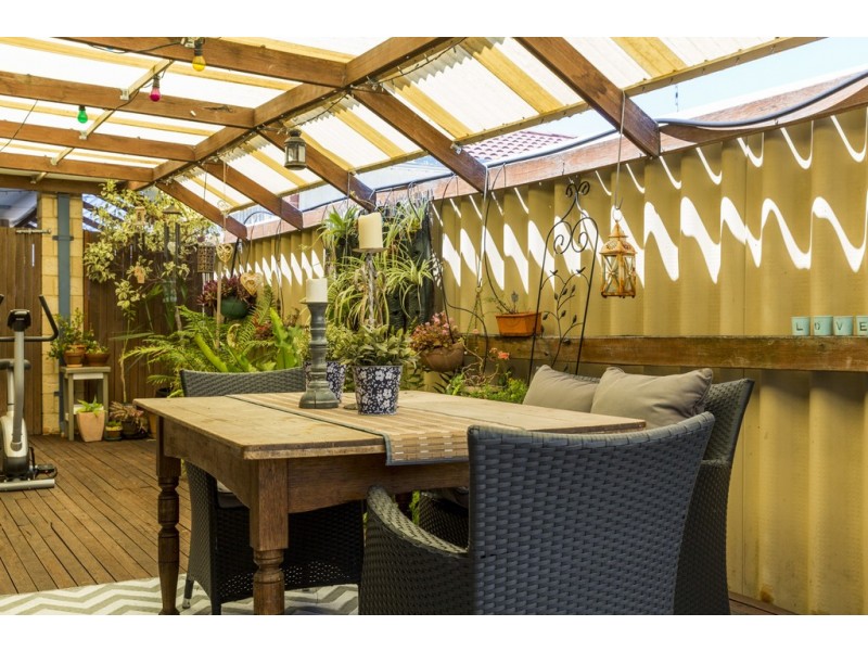 27 Beedelup Loop, Bibra Lake WA 6163