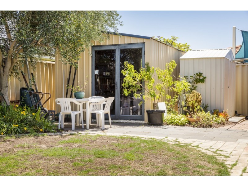 27 Beedelup Loop, Bibra Lake WA 6163