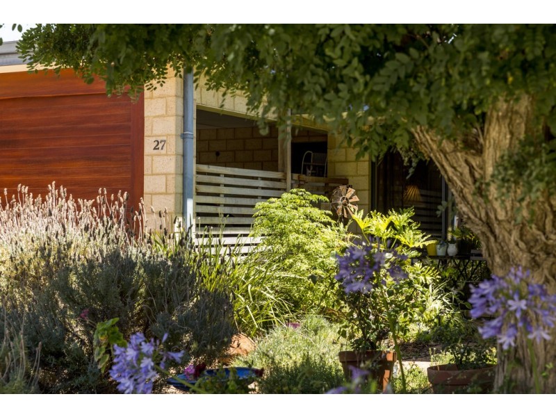 27 Beedelup Loop, Bibra Lake WA 6163