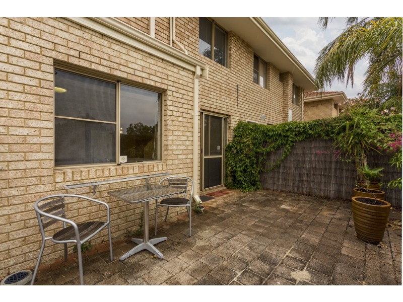 4/22 Fletcher St, Applecross WA 6153