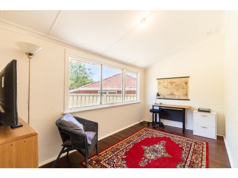 1 Bassett Street, Willagee WA 6156