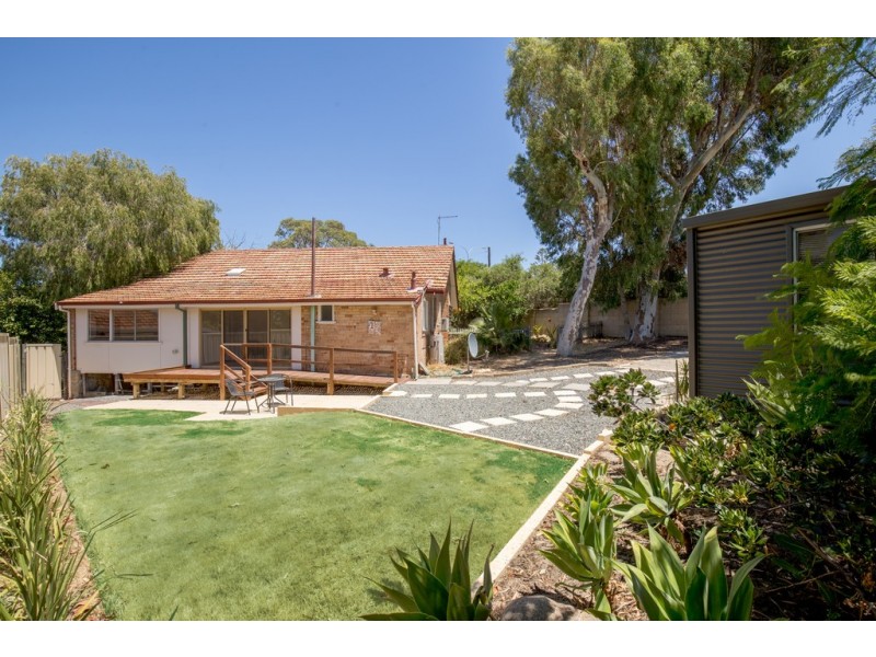 1 Bassett Street, Willagee WA 6156