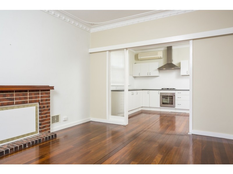 3 Bassett St, Willagee WA 6156