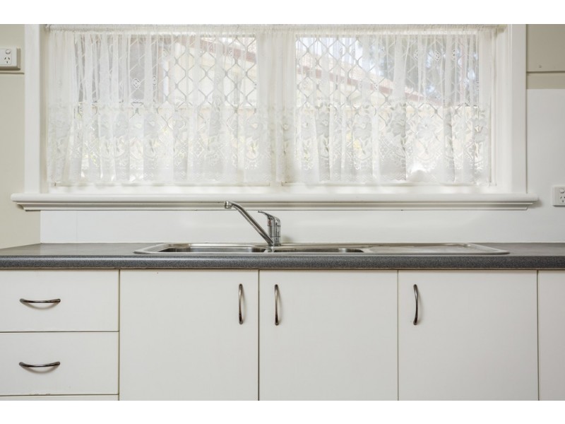 3 Bassett St, Willagee WA 6156