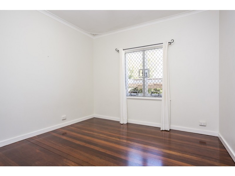 3 Bassett St, Willagee WA 6156