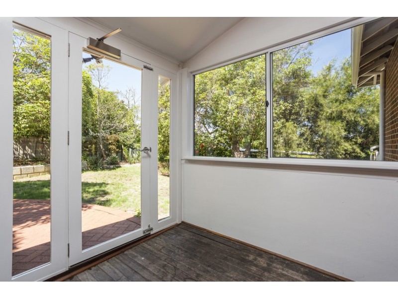 3 Bassett St, Willagee WA 6156