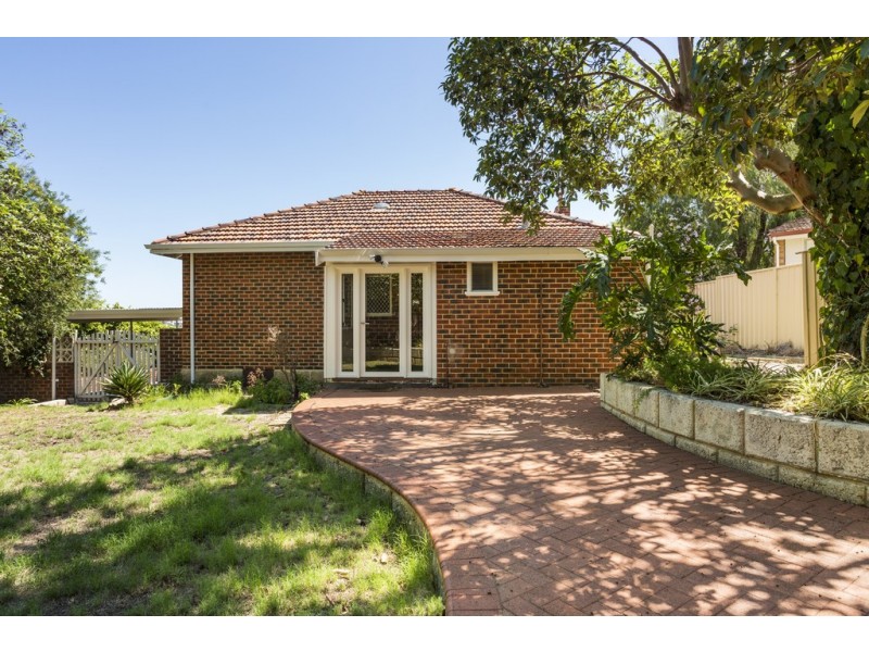 3 Bassett St, Willagee WA 6156
