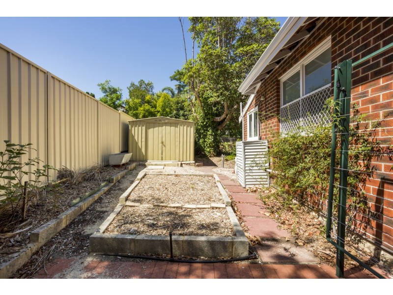 3 Bassett St, Willagee WA 6156