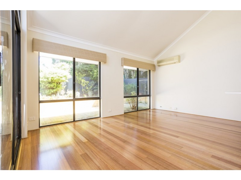 11 Fletcher St, Applecross WA 6153