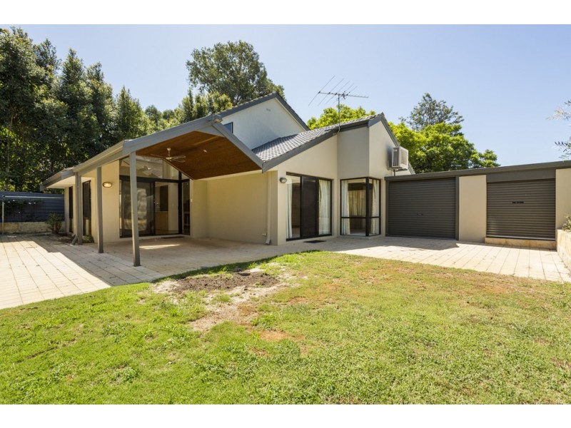 11 Fletcher St, Applecross WA 6153