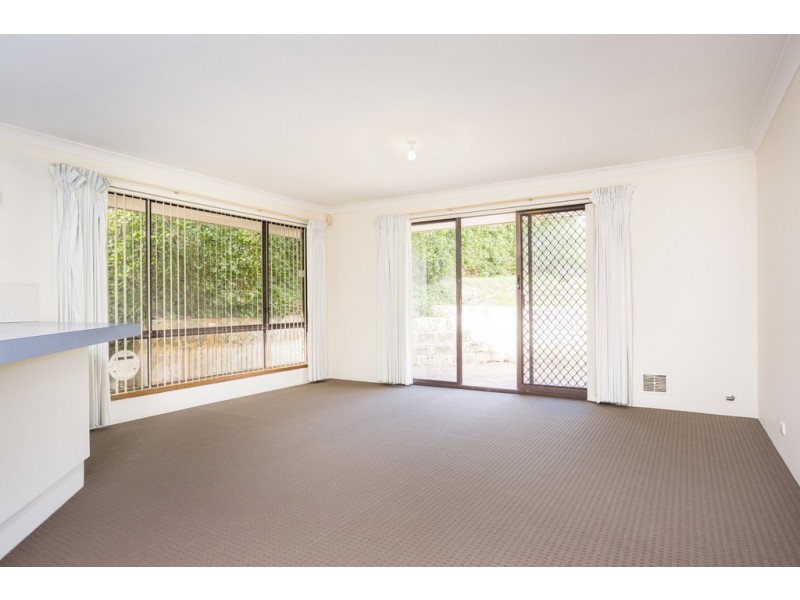 12 Bradley Ct, Samson WA 6163